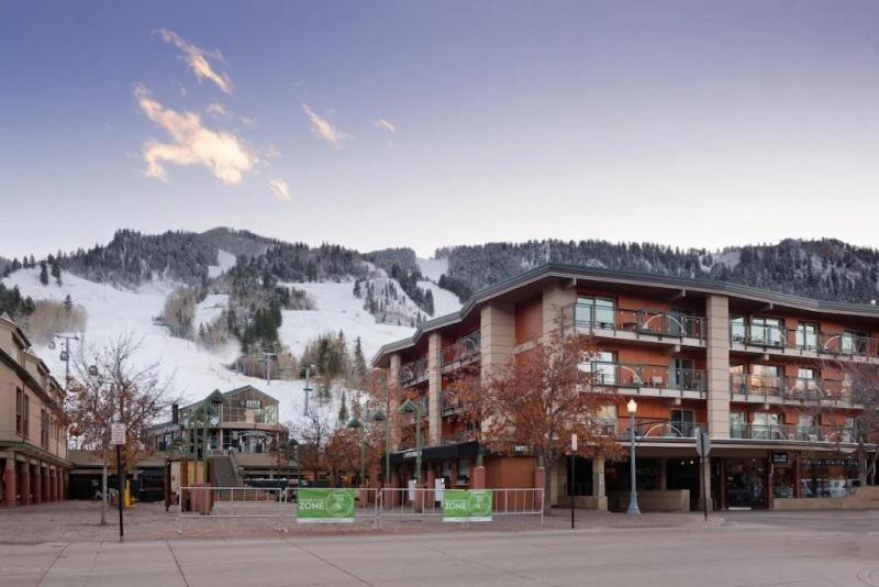 3 Bedroom Premier Vacation In Heart Of Downtown - Walk To Gondola! Aspen