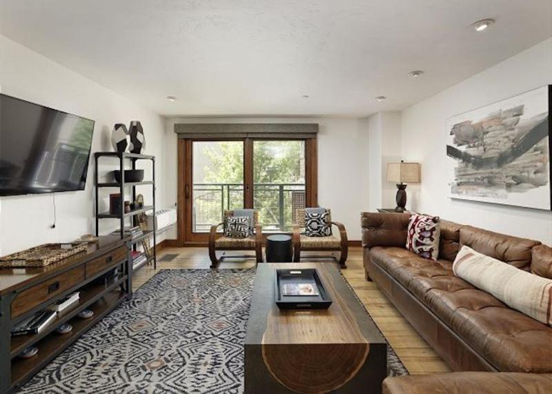 3 Bedroom Premier Vacation In Heart Of Downtown - Walk To Gondola! * Aspen