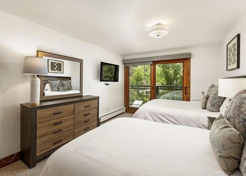3 Bedroom Premier Vacation In Heart Of Downtown - Walk To Gondola! Aspen